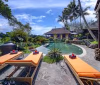 Villa Amaru, Piscina con vistas