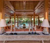 Villa Shambala, Sala de estar junto a la piscina