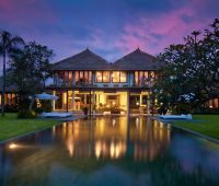 Villa Shalimar, Villa de nuit