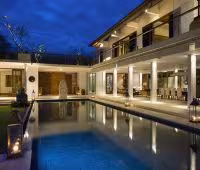 Villa Cendrawasih, Villa en la noche